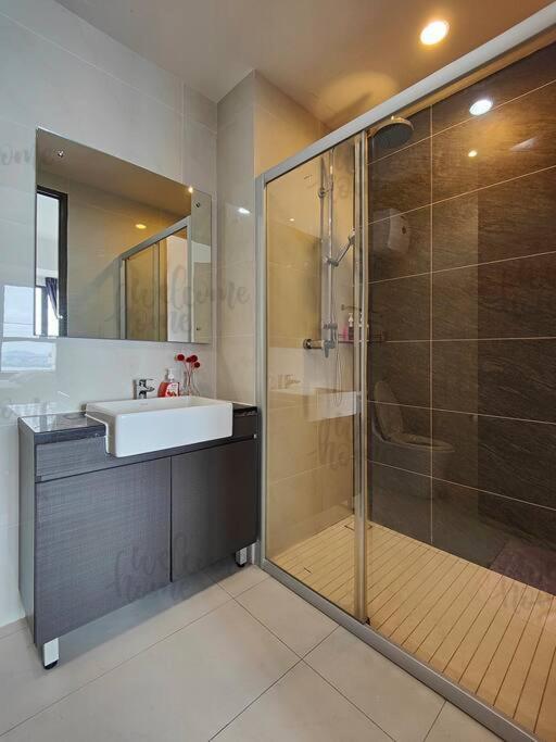 Bay Laurel, Country Garden Danga Bay Homestay By Welcome Home Johor Bahru Exteriör bild