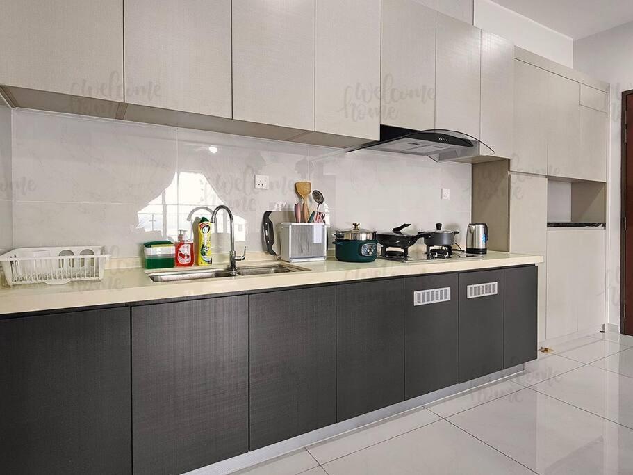 Bay Laurel, Country Garden Danga Bay Homestay By Welcome Home Johor Bahru Exteriör bild
